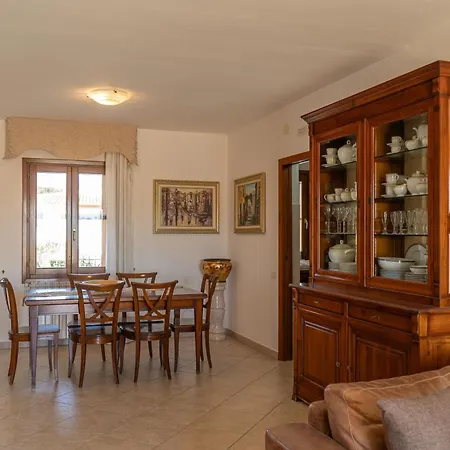 Sweet Holidays - Casa Lucia - Relax E Comfort Con Vista Castello 公寓