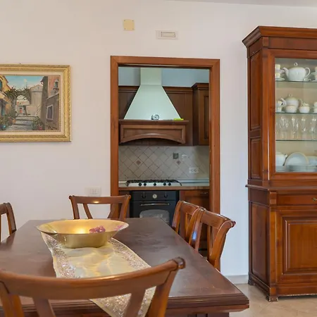 Sweet Holidays - Casa Lucia - Relax E Comfort Con Vista Castello *