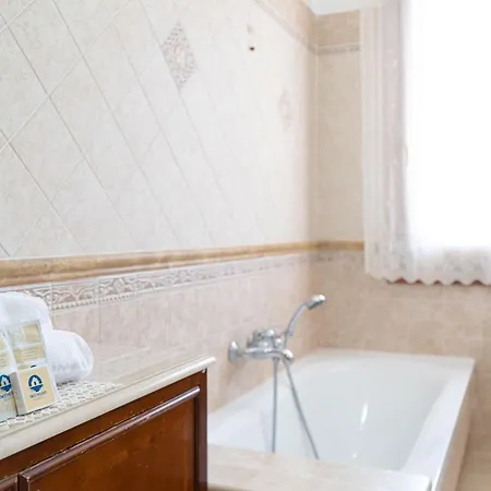 Sweet Holidays - Casa Lucia - Relax E Comfort Con Vista Castello 波萨达